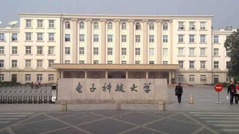 SMT贴片加工：揭秘最小元件精度要求的奥秘